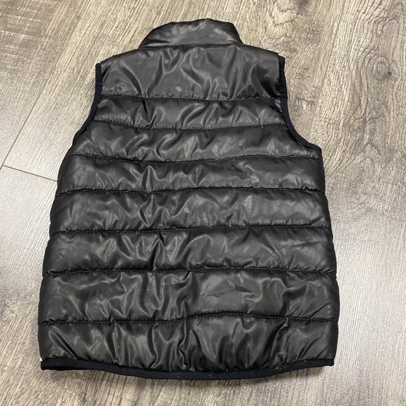 Calvin Klein boys puffer vest - Picture 2 of 4